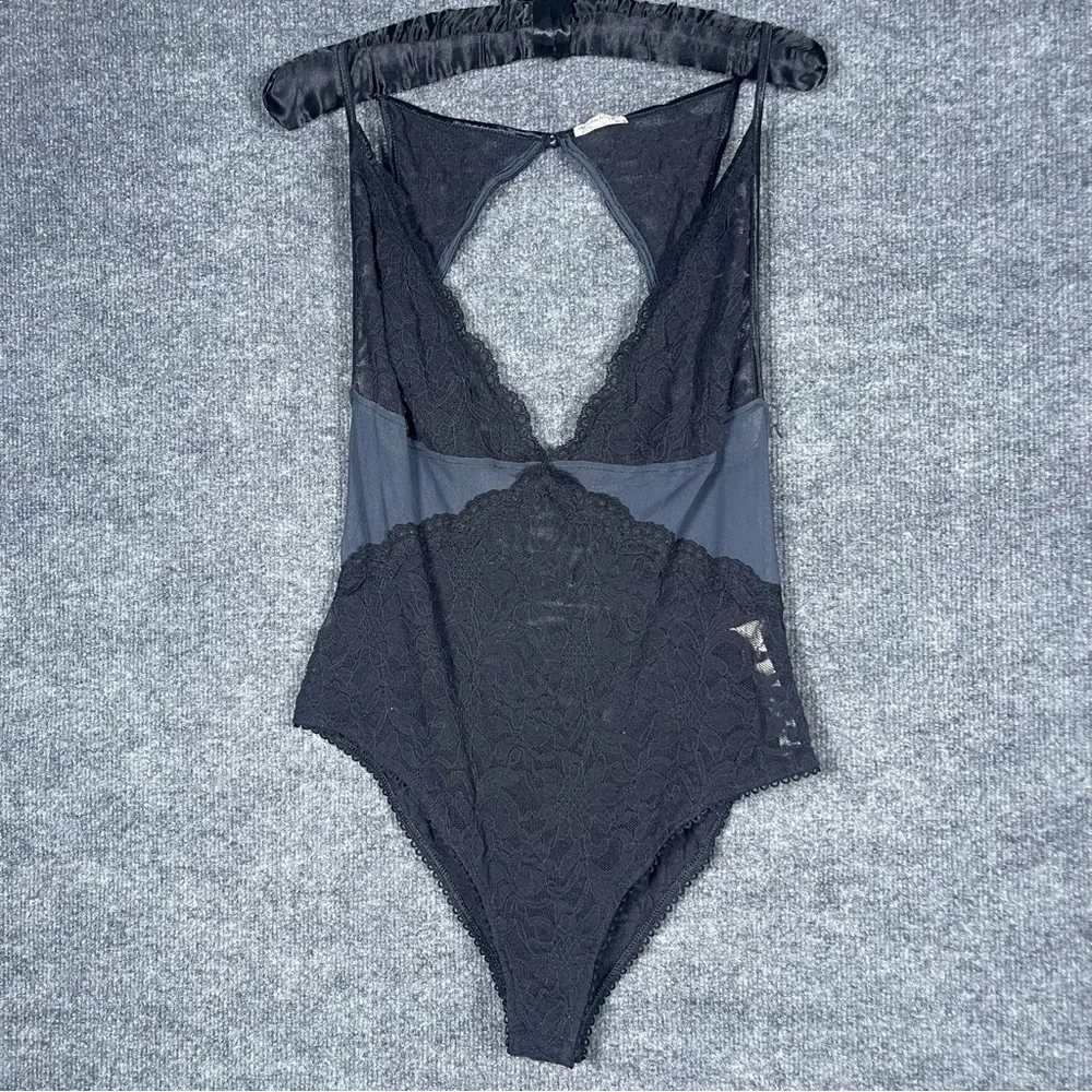 Intimately Free People Women’s Large Black Lace Body Suit Open‎ Back Deep V Neck